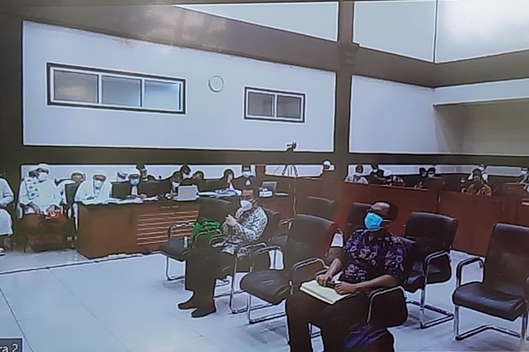 Pengadilan Negeri (PN) Jakarta Timur melanjutkan sidang kasus kerumunan di Petamburan, Jakarta Pusat; dan Megamendung, Kabupaten Bogor; dengan terdakwa Rizieq Shihab pada hari ini, Kamis (29/4/2021).