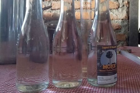Mengenal Moke, Minuman Tradisional dan Simbol Adat di Sikka Flores
