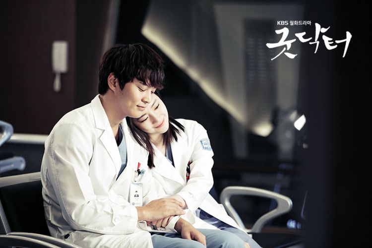 Joo Won dan Moon Chae Won beradu akting dalam serial drama Good Doctor (2013).