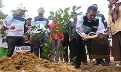 Anak Pramuka Tanam 750 Bibit Pohon di Lingkungan Gedung Kwarda Kepri