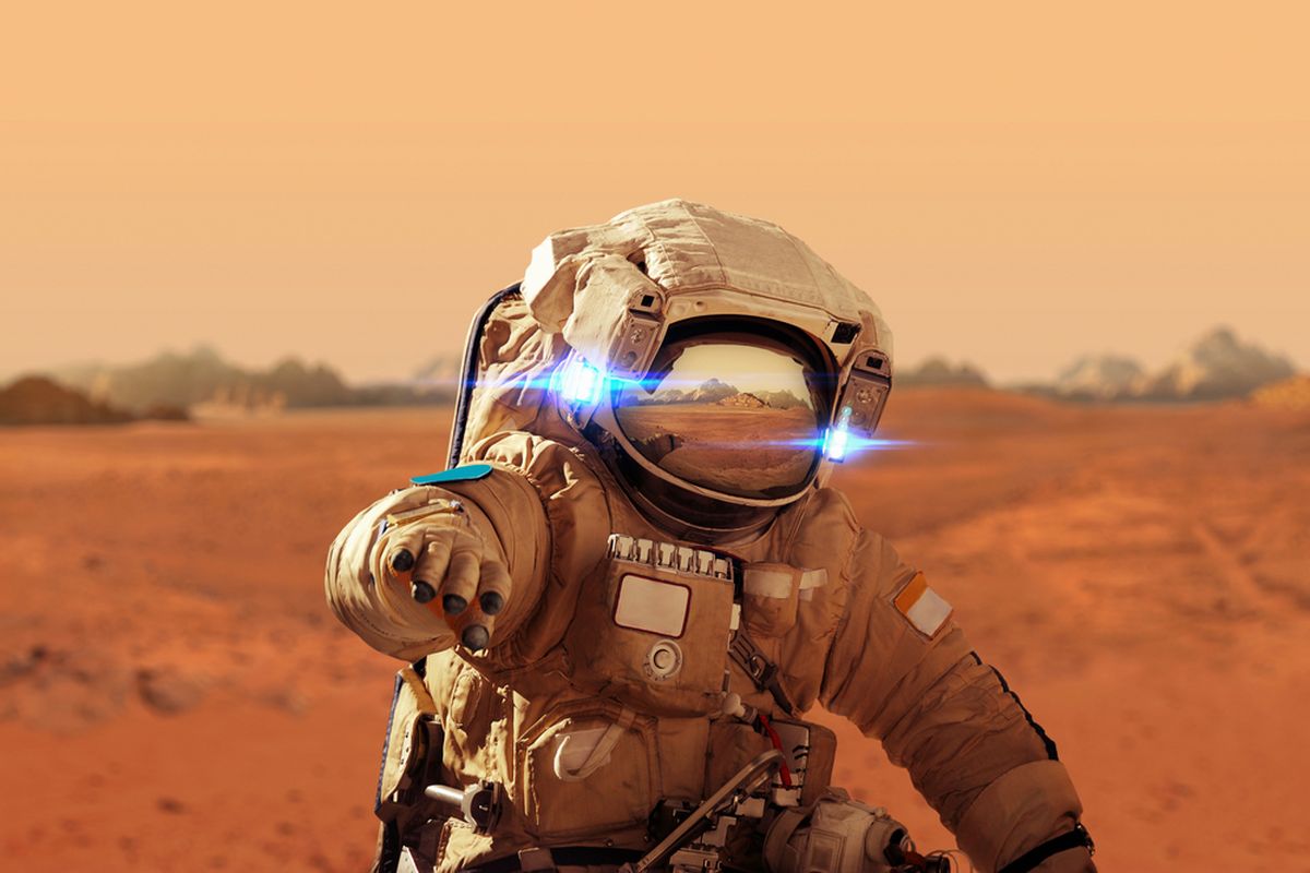 Ilustrasi astronot di Mars, misi ke planet Mars.