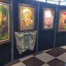 Jejaring Duniasantri Pajang Lukisan dan Sarung Memorabilia Mbah Moen hingga Gus Dur di Makara Art Center UI
