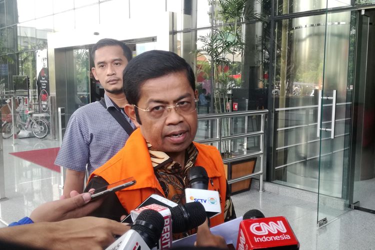 Mantan Sekjen Golkar Idrus Marham kembali mendatangi Gedung Merah Putih Komisi Pemberantasan Korupsi (KPK), Jakarta, Kamis (16/5/2019). Dengan diantar mobil tahanan KPK, ia tiba sekitar pukul 09.55 WIB.