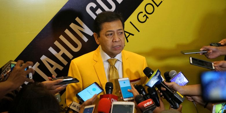 Ketua Umum Partai Golkar Setya Novanto saat ditemui sela-sela seminar nasional Fraksi Partai Golkar MPR RI, di Hotel Kartika Chandra, Jakarta Selatan, Kamis (19/10/2017). 