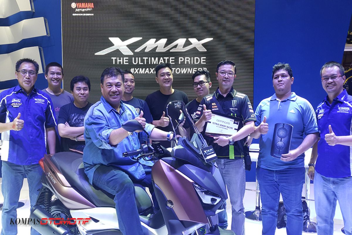 Simbolis penyerahan unit Yamaha XMAX