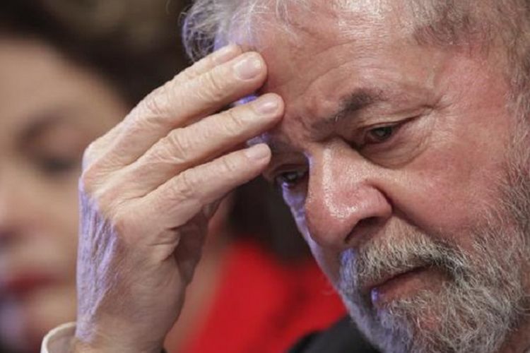 Lula da Silva, mantan Presiden Brasil, divonis penjara hampir 10 tahun pada Rabu (12/7/2017) di Brasilia.
