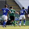 Babak I Leicester Vs Brighton - Neal Maupay Gagal Penalti, Skor Imbang 0-0