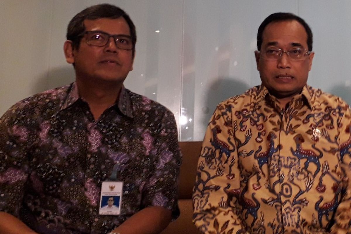Ditjen Perkeretaapian Zulkifli dan Menteri Perhubungan Budi Karya Sumardi di Le Merdien Hotel, Karet, Jakarta Pusat pada Jumat (6/4/2018).