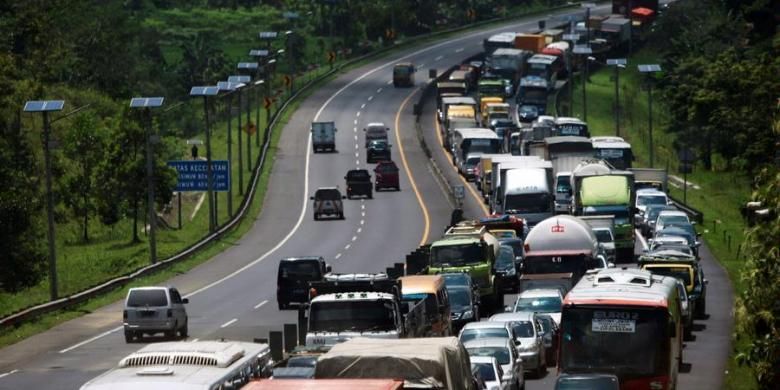 Ilustrasi contra flow di Tol Purbaleunyi atau Cipularang; Gambar diambil pada Rabu (13/2/2013).