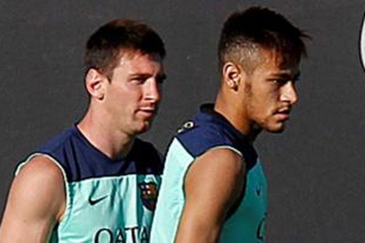 Dua bintang Barcelona, Neymar da Silva (kanan) dan Lionel Messi.