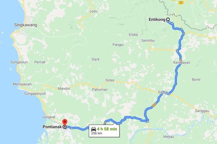 Menurut peta Google, butuh waktu sekitar 5 jam melalui jalan darat dari Pontianak ke Entikong.