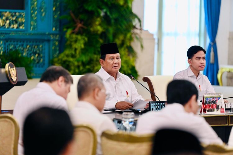 Inkonstitusional Menjatuhkan Presiden di Luar Konstitusi