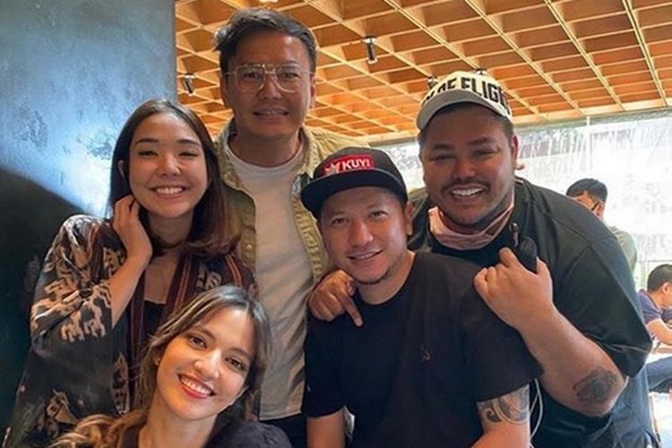 Artis Gading Marten, Gisel, dan Wijaya Saputra akhirnya dalam satu potret bersama.