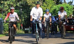 Bersepeda Menuju TPS, Cara Unik Ganjar Merayakan Pesta Demokrasi