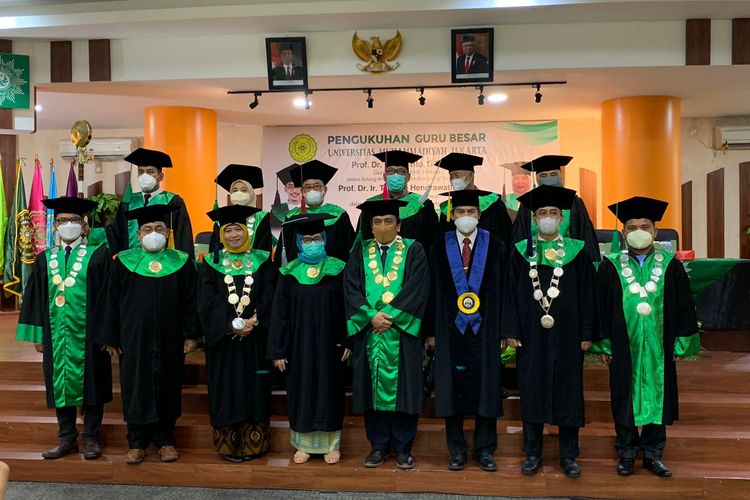 Universitas Muhammadiyah Jakarta (UMJ) mengukuhkan dua guru besar baru.  Mereka adalah Prof. Budiyanto dan Prof. Tri Yuni Hendrawati. Kedua guru besar dikukuhkan dalam Upacara Pengukuhan dan Orasi Ilmiah Jabatan Guru Besar pada 23 November 2021.