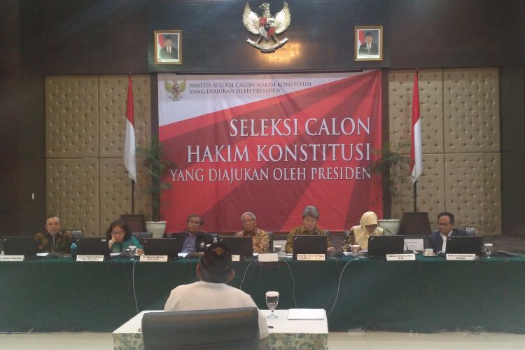 Seleksi calon hakim Mahkamah Konstitusi di gedung Sekretariat Negara, Jakarta, Senin (27/3/2017).