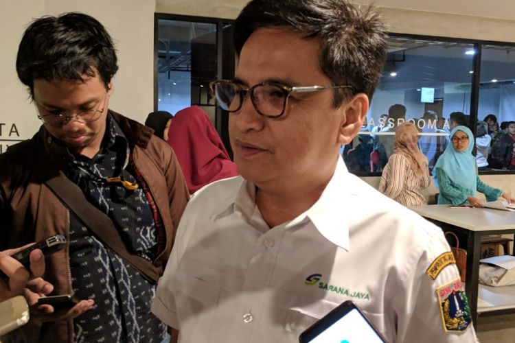 Direktur Utama PD Pembangunan Sarana Jaya Yoory Pinontoan memberikan keterangan kepada wartawan saat menghadiri forum diskusi mengenai rusunami DP Rp 0 di Gedung Graha Niaga, Tanah Abang Jakarta Pusat, Rabu (20/2/2019)
