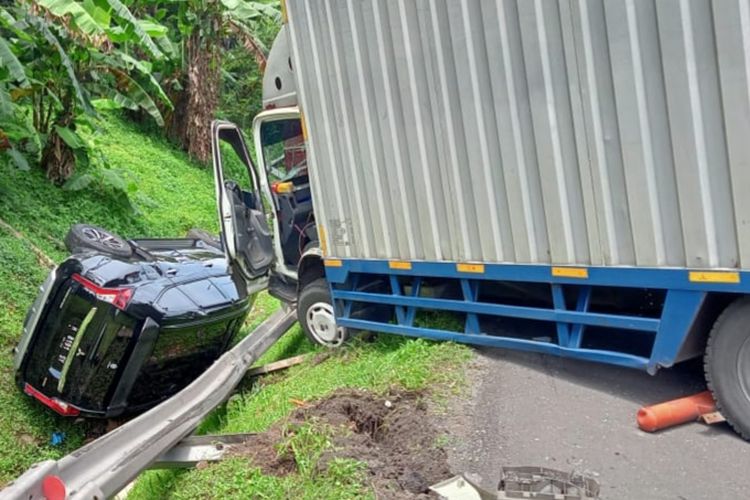 Kecelakaan di ruas jalan tol Jatingaleh Semarang, Jumat (4/2/2022)