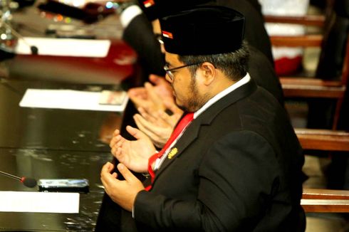 Baru Dilantik, Anak Wali Kota Medan Dikritik karena Merokok...