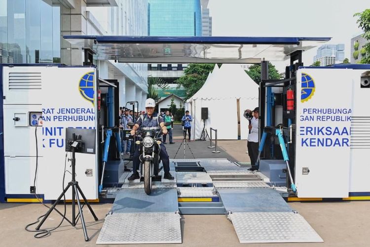 Kementerian Perhubungan menyediakan layanan pengujian sepeda motor listrik hasil konversi melalui mobil alat uji non statis alias berupa bengkel berjalan yang dapat berpindah tempat. 