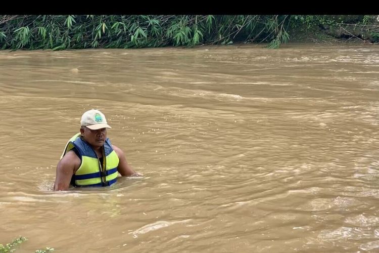 Pencarian pelajar SD hilang di Sungai Oya, Karangtengah, Kapanewon Wonosari, Gunungkidul. Jumat (29/3/2024)