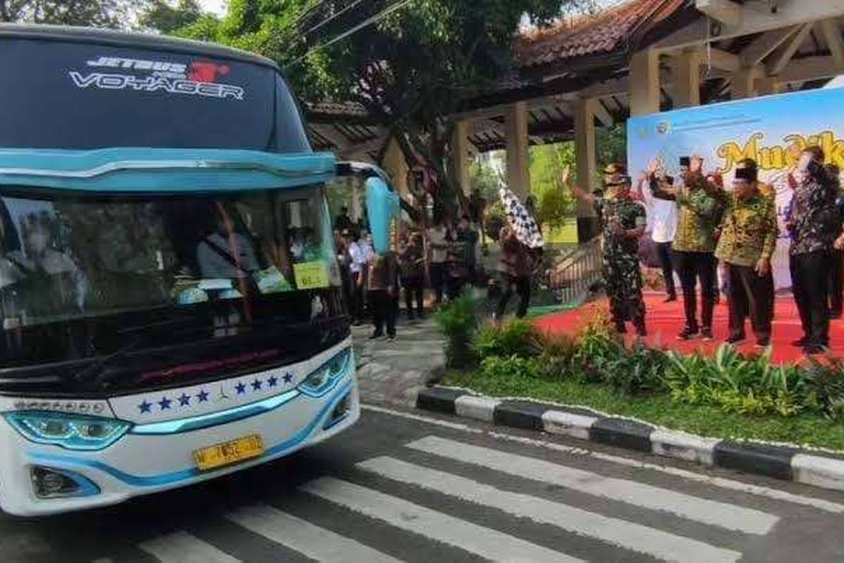 Pemerintah Kabupaten (Pemkab) Sidoarjo kembali membuka program mudik gratis. Pendaftaran dimulai Senin (3/3/2025)