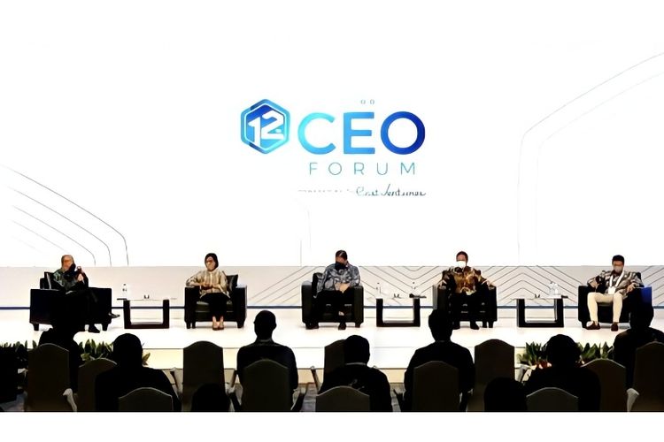 Para narasumber yang hadir dalam Kompas100 CEO Forum ke-12 Powered by East Ventures di JCC.