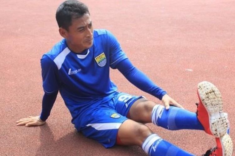 Samsul Arif berlatih di Gor Padjajaran, Sabtu (5/3/2016). Kini, Samsul Arif sudah berkostum Persela Lamongan.