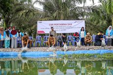 Pertagas Beri Bantuan Benih Ikan Gurami ke Kelompok Tani di Dumai