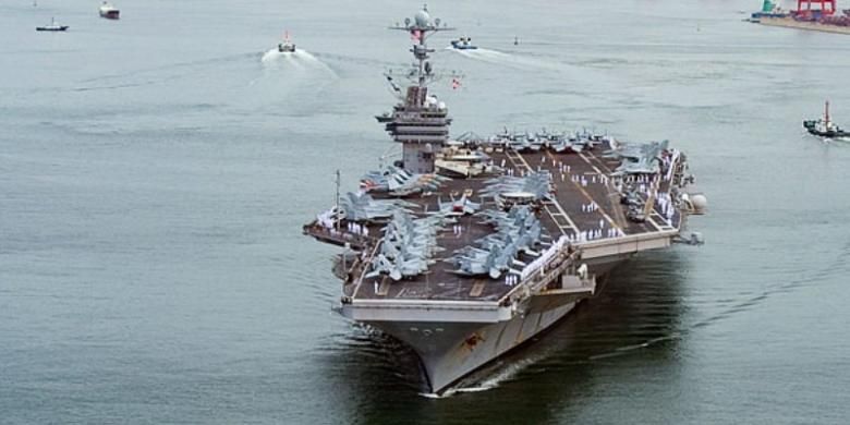 Kapal induk bertenaga nuklir milik AL Amerika Serikat, USS George Washington.