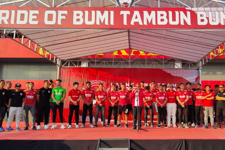Kalteng Putra resmi melakukan launching tim untuk kompetisi Liga 22 023/2024. Peluncuran tim digelar di Stadion Tuah Pahoe, Palangkaraya, Kamis 31 Agustus 2023 dan dihadiri ribuan suporter serta masyarakat.