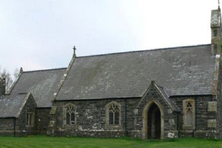 Gereja St Marry Magdelene di Llanfaglan, Gwynedd, adalah salah satu bangunan gereja yang akan dijual.