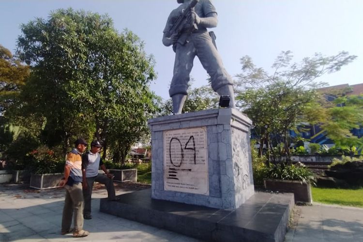 Monumen patung Kadet Soewoko di Lamongan, yang sempat menjadi sasaran aksi vandalisme, Jumat (1/7/2022). *** Local Caption *** Monumen patung Kadet Soewoko di Lamongan, yang sempat menjadi sasaran aksi vandalisme, Jumat (1/7/2022).