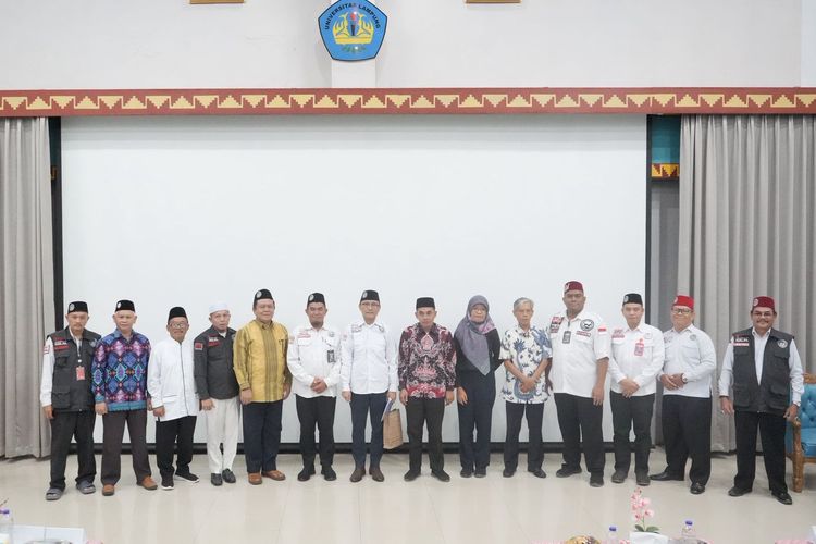 Pelatihan Juru Sembelih Halal Berbasis Kompetensi di Fakultas Pertanian Universitas Lampung (Unila), Minggu (2/11/2025).