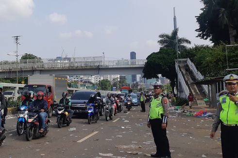 Demo Selesai, Buruh Berangsur Pulang, Jalan di Depan Gedung DPR Dibuka Kembali