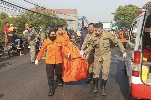 Gagal Salip Truk, Dua Pengendara Motor di Surabaya Tewas Terlindas