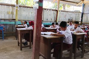 Potret SD Mirip 'Kandang Ayam' di Gowa, Siswa Kelas 1-6 Digabung