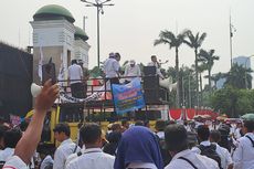 Massa Tenaga Honorer Demo di Depan DPR, Minta Diangkat Jadi ASN Tanpa Tes