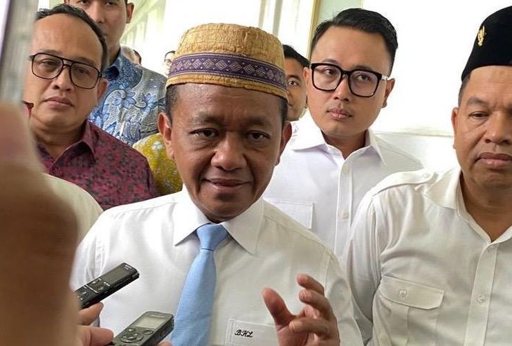 Bahlil Sebut Cadangan BBM RI Bakal Naik Jadi Cukup untuk Sebulan 