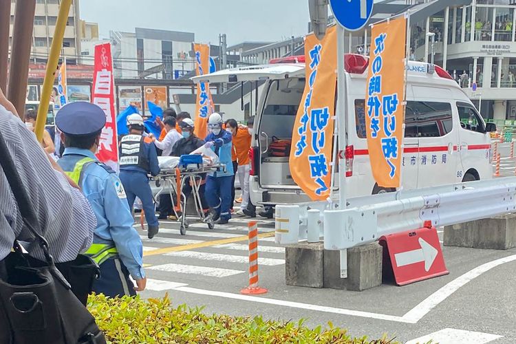 This handout picture provided to Jiji Press shows a general view of the scene after an attack on Japan's former prime minister Shinzo Abe at Kintetsu Yamato-Saidaiji station square in Nara on July 8, 2022.  Japan's former prime minister Shinzo Abe has been shot, a government spokesman says, with local media reporting he is showing no vital signs. (Photo by Handout / JIJI PRESS / AFP) 
