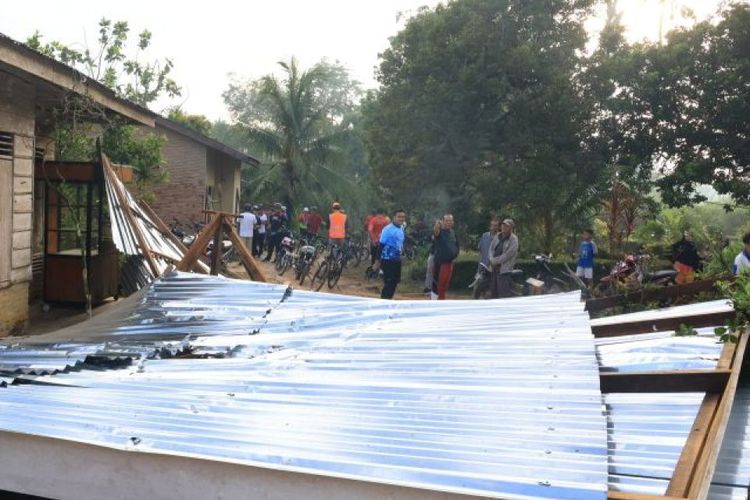 Angin Kencang Hantam Sergai dan Deli Serdang, 75 Rumah Warga Porak-poranda