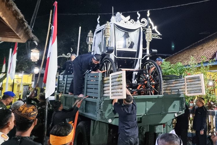 Kereta Kencana Ki Jaga Raksa dibawa ke Istana Negara untuk membawa bendera pusaka pada peringatan HUT Ke-77 Kemerdekaan RI, 17 Agustus 2022 mendatang.