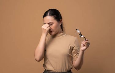 Ilustrasi komplikasi retinopati diabetik.
