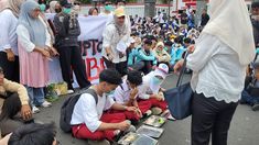 Ribuan Relawan SPPG di Banyumas Demo: Tangkap Koruptornya, Bukan Hentikan MBG-nya