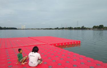 Mimpi Warga Jakarta di Atas Palka Merah yang Mengapung di Waduk Cincin