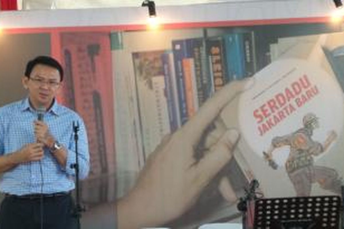 Wakil Gubernur DKI Jakarta Basuki Tjahaja Purnama dalam acara bedah buku Serdadu Jakarta Baru di Pejaten, Pasar Minggu, Jakarta Selatan, Minggu (21/7/2013).