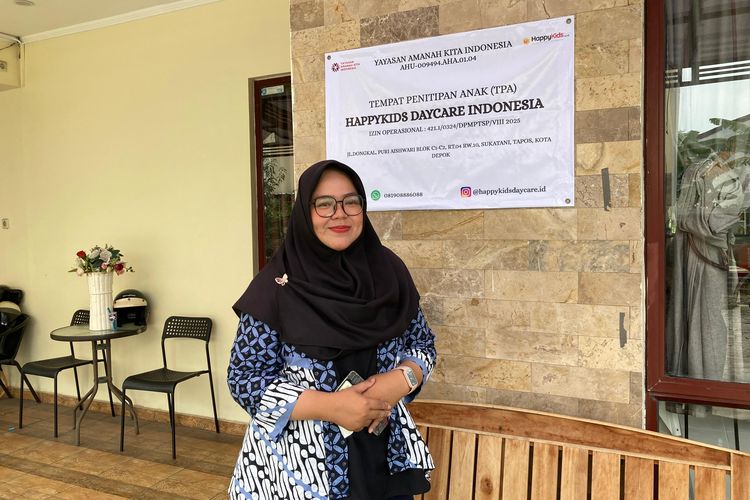 Manager Operasional HappyKids Daycare, Devianty, saat ditemui oleh Kompas.com di HappyKids Daycare cabang Sukatani, Tapos, Kota Depok, Kamis (4/12/2025).