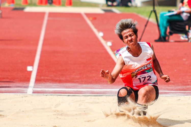 Atlet para lompat jauh Indonesia, Rica Oktavia, berhasil meraih medali emas ASEAN Para Games 2022 di Stadion Manahan, Solo, Selasa (2/8/2022).