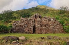 8 Candi di Jalur Pendakian Penanggungan via Jolotundo, Kebanyakan Punden Berundak