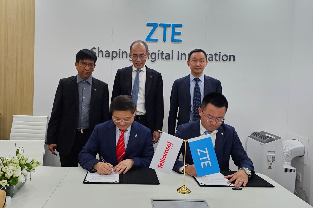 Telkomsel dan ZTE menandatangani kerja sama uji coba jaringan 5G untuk wilayah maritim, di ajang Mobile World Congress (MWC) Barcelona 2023.